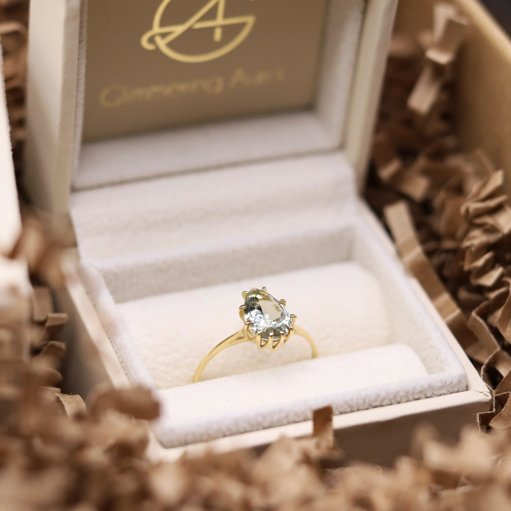 Green Amethyst Ring - Controlled Light
